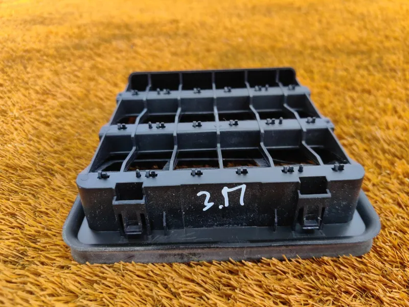 Решетка вентиляционная