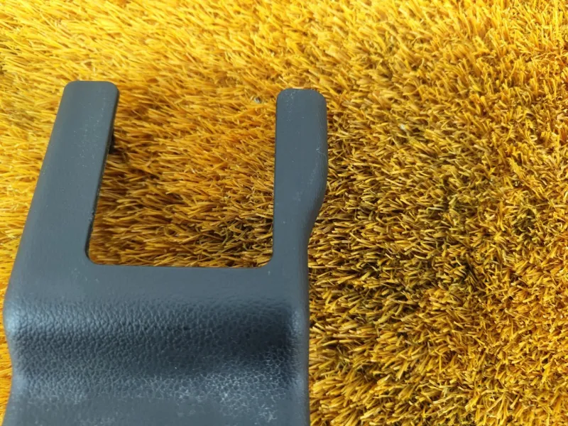 Заглушка крепления сиденья