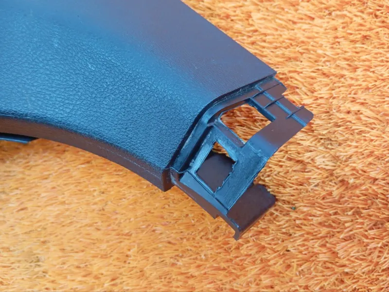 Обшивка центральной стойки