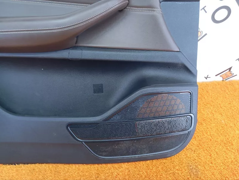 Обшивка двери