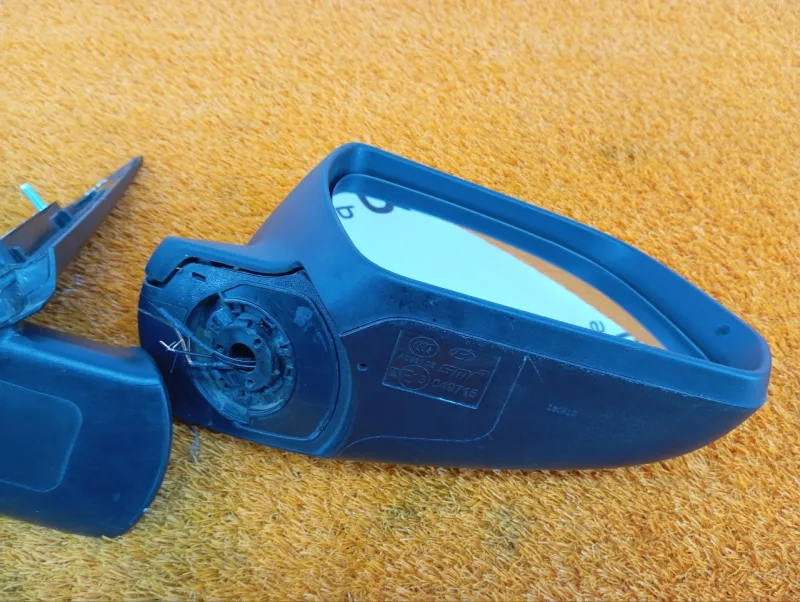 Зеркало боковое