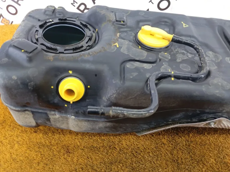 Бак топливный