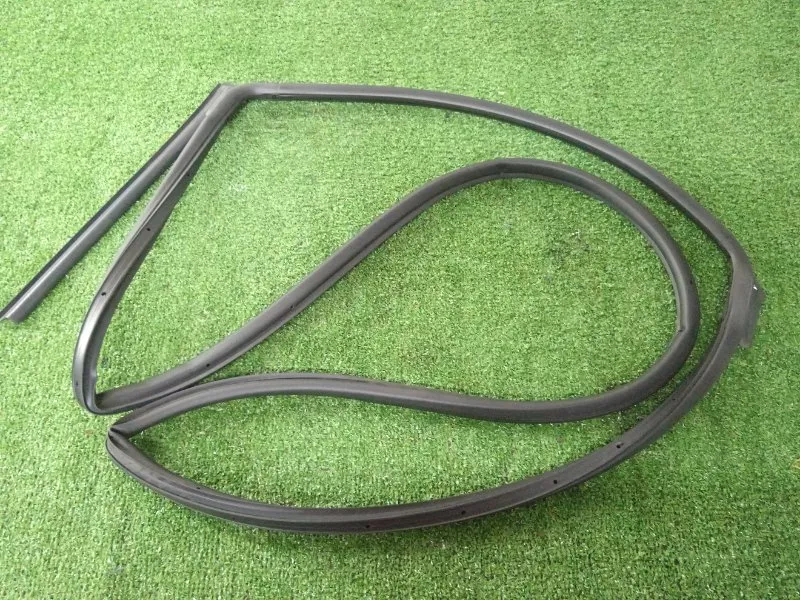 Уплотнитель двери