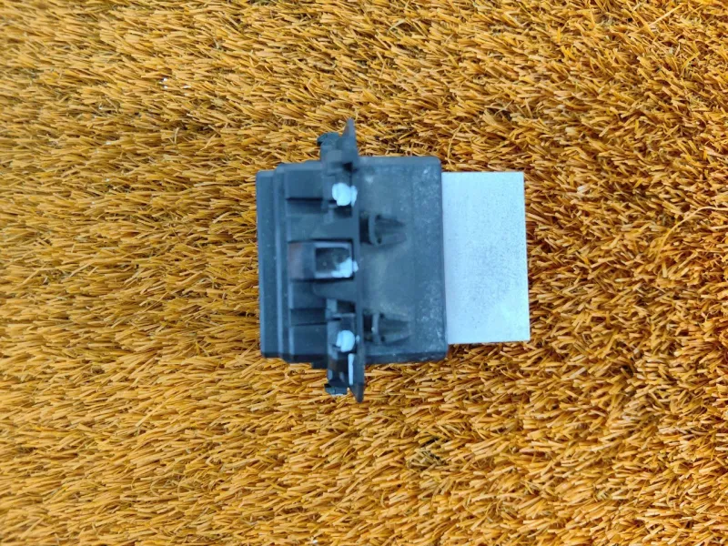 Резистор отопителя