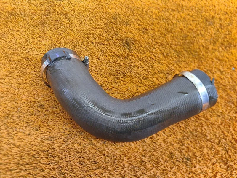 Патрубок интеркулера