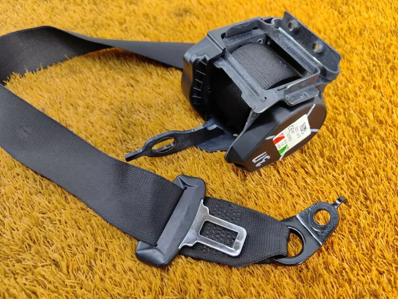 Ремень безопасности