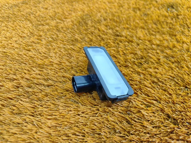 Плафон подсветки бардачка