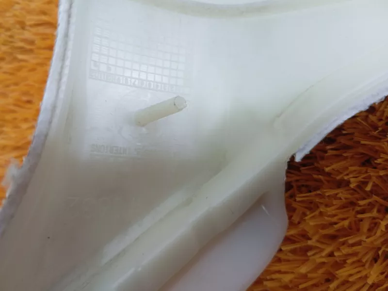 Накладка на стойку кузова