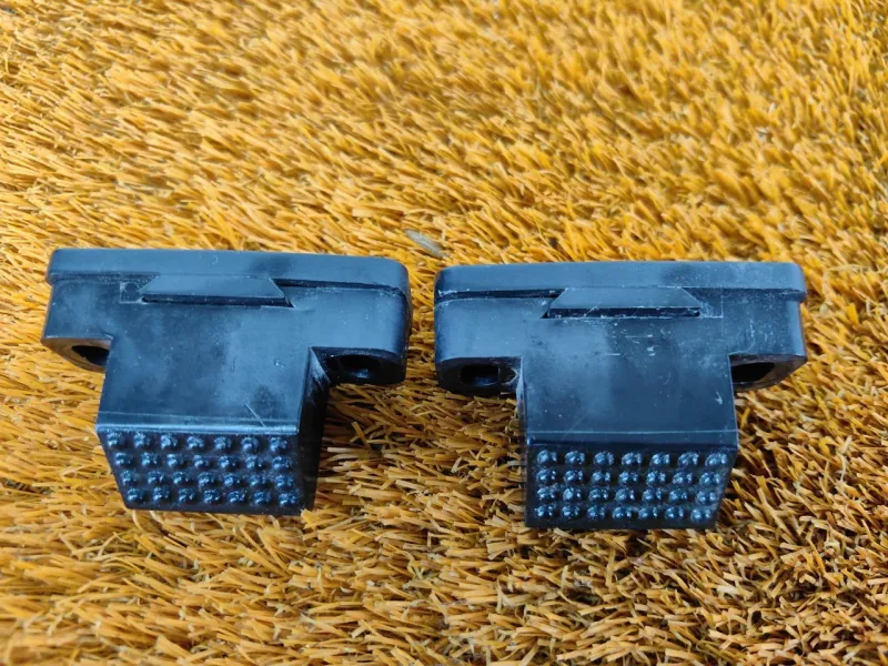 Отбойник крышки багажника