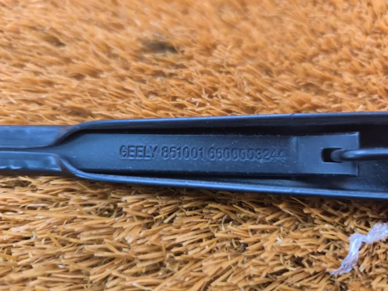 Поводок стеклоочистителя лобового стекла