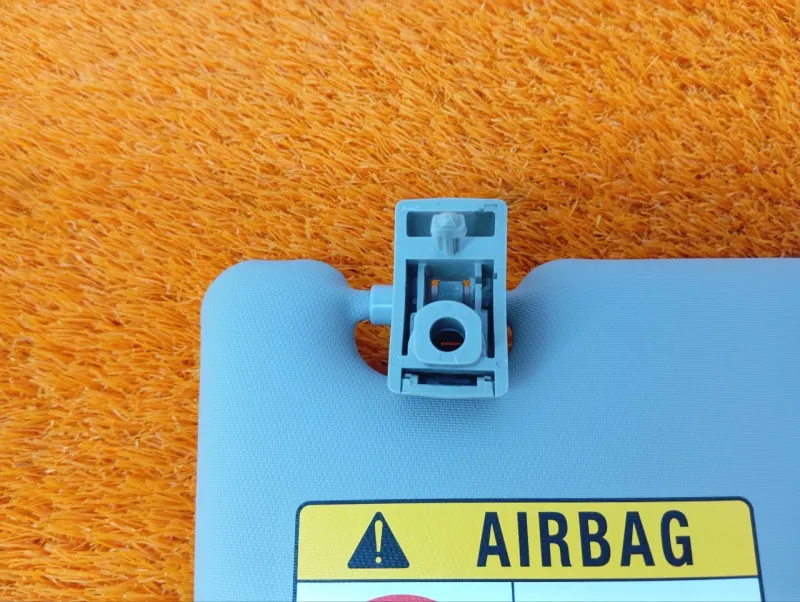 Козырек солнцезащитный