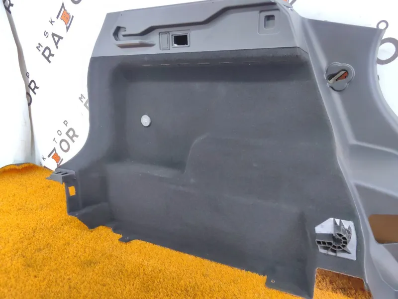 Обшивка багажника