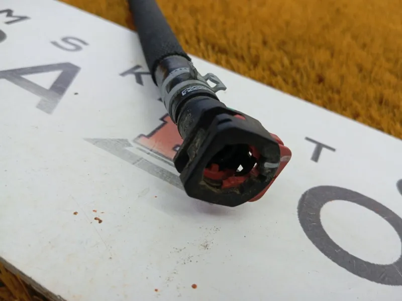 Трубка топливная