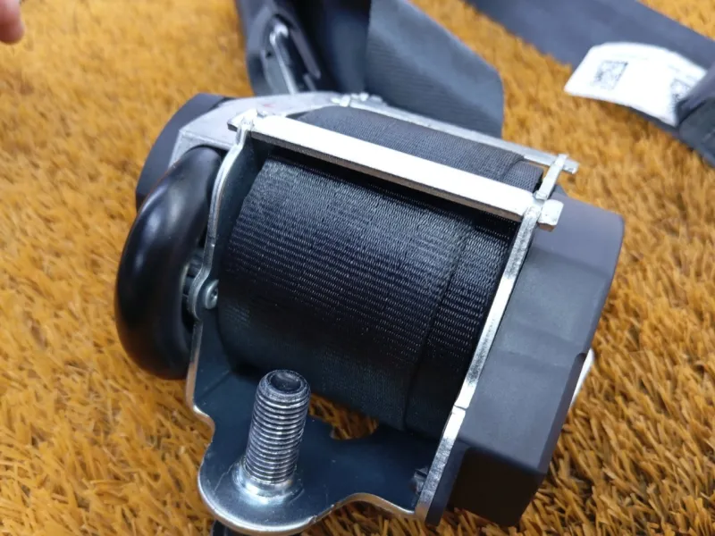 Ремень безопасности