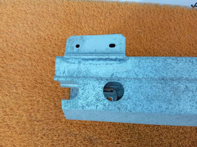 Усилитель бампера