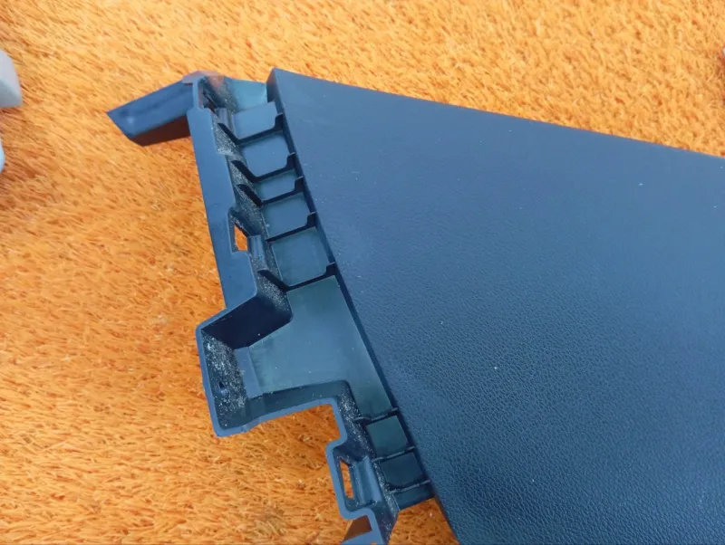 Накладка на стойку кузова