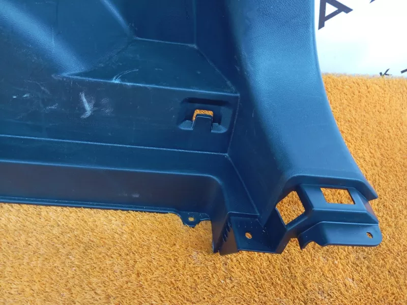 Обшивка багажника