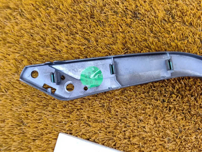 Кронштейн консоли