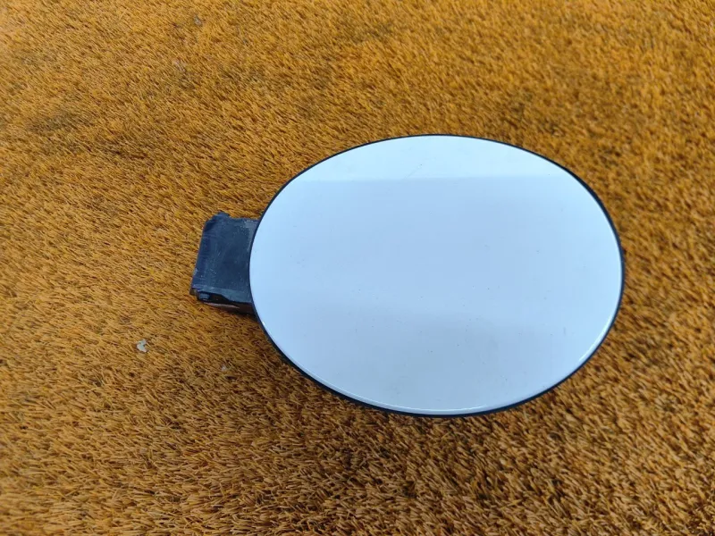 Лючок топливного бака