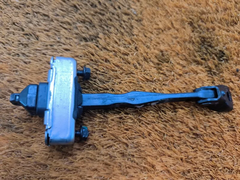 Ограничитель двери