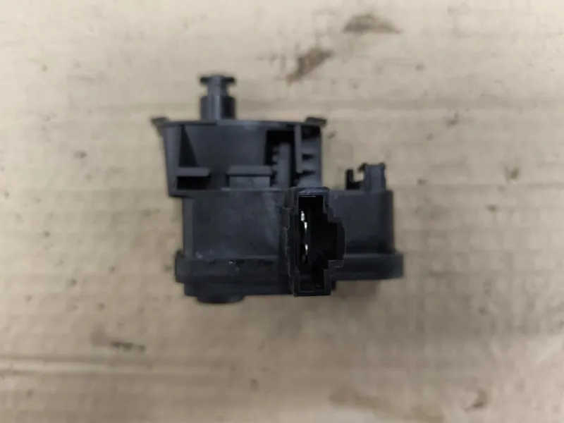 Активатор лючка бензобака