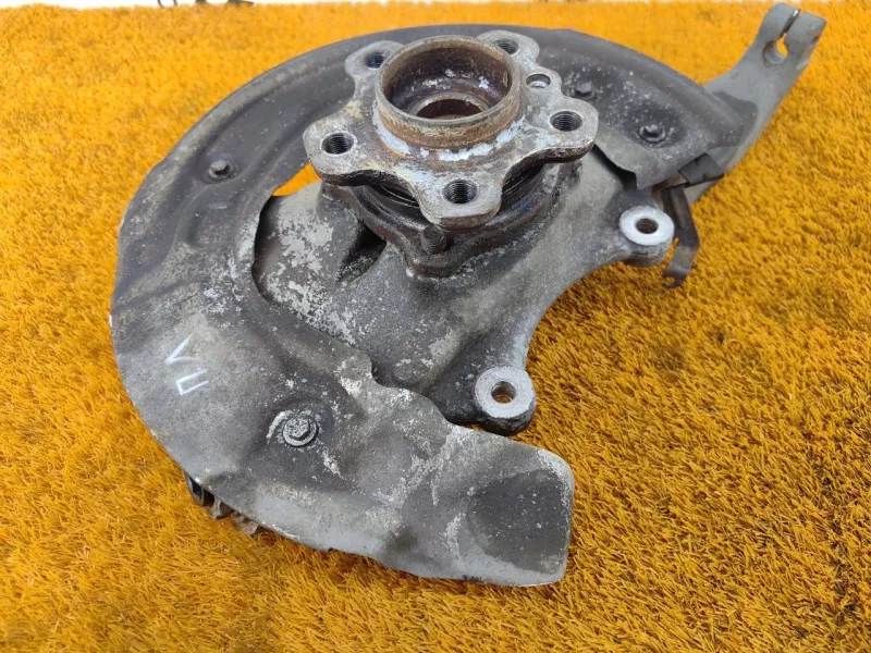 Кулак поворотный