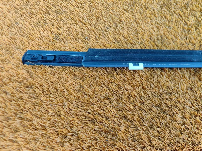 Молдинг стекла