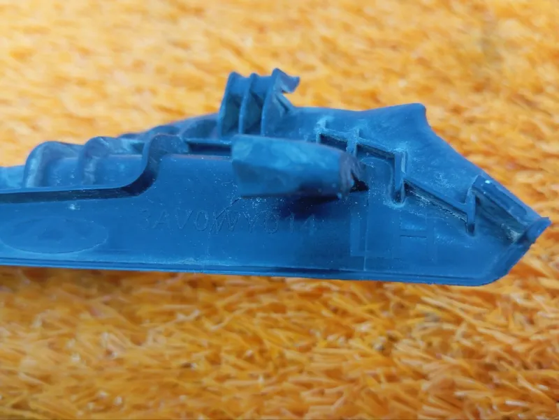 Уголок жабо