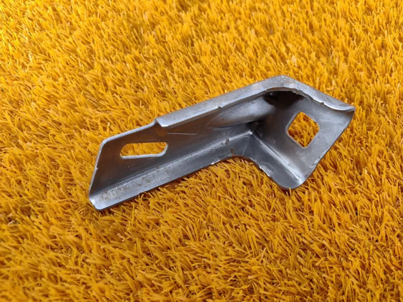 Крепление глушителя