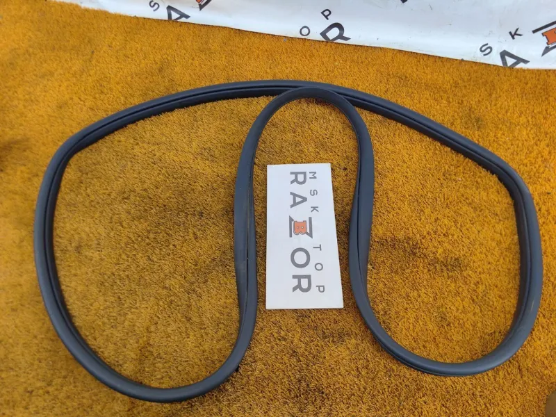 Уплотнитель проема двери