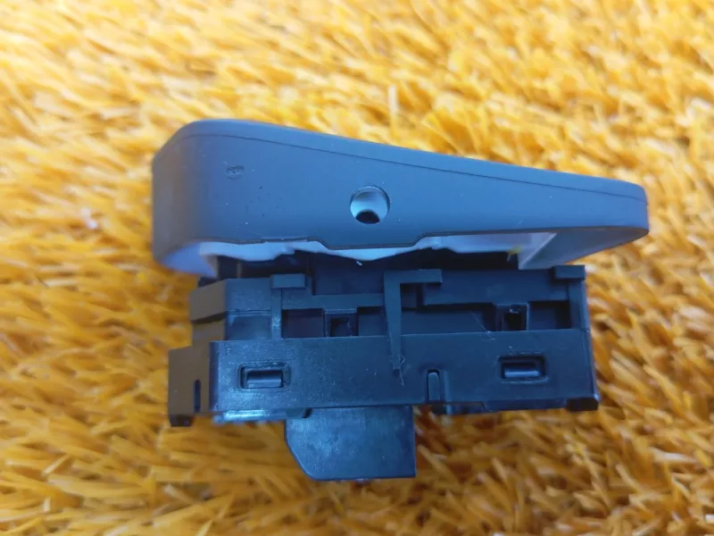 Кнопка центрального замка