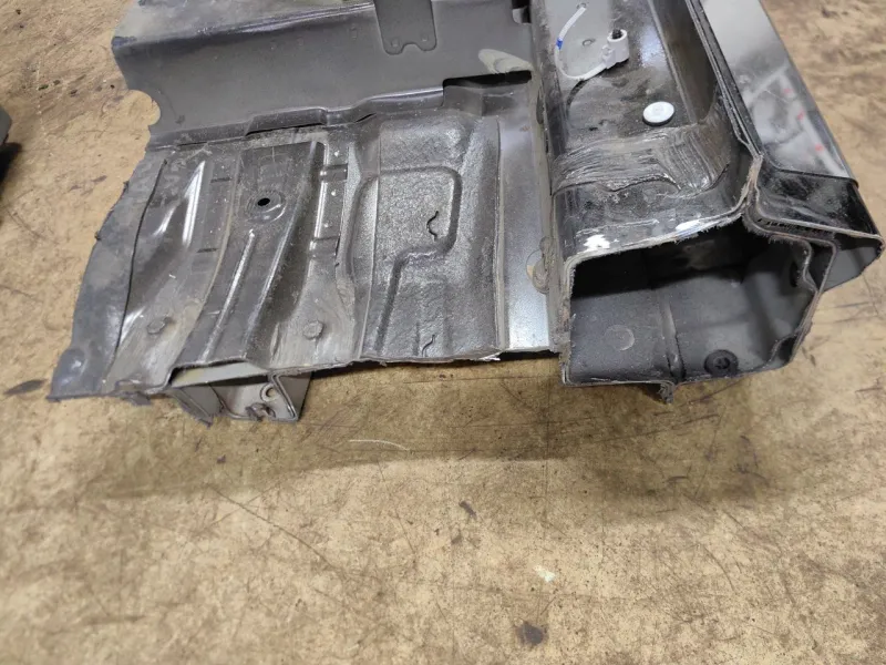 Порог с центральной стойкой