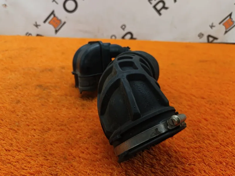 Патрубок воздушного фильтра