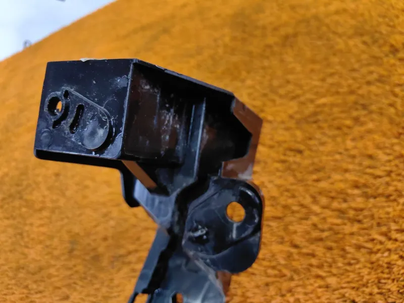 Кронштейн бампера