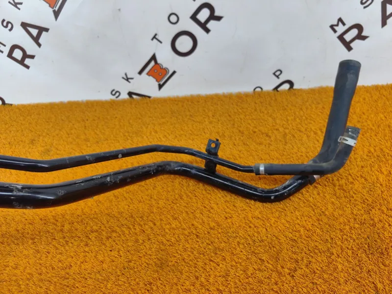 Горловина топливного бака