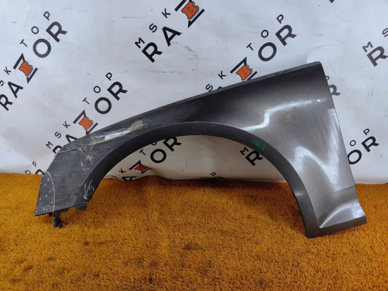 Крыло Audi A4 2017 8W0821105A B9, переднее левое