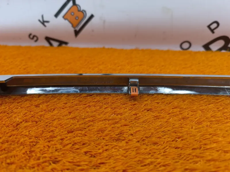 Накладка двери багажника