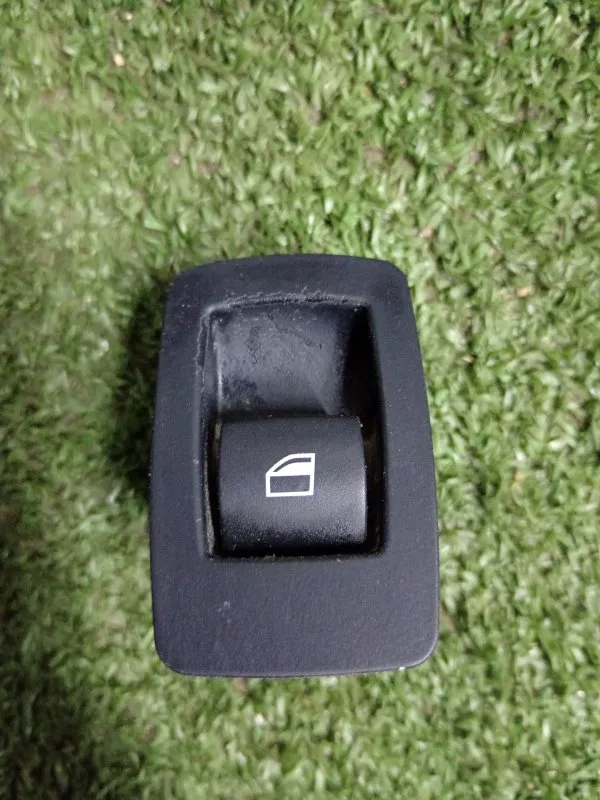 Кнопка стеклоподъемника