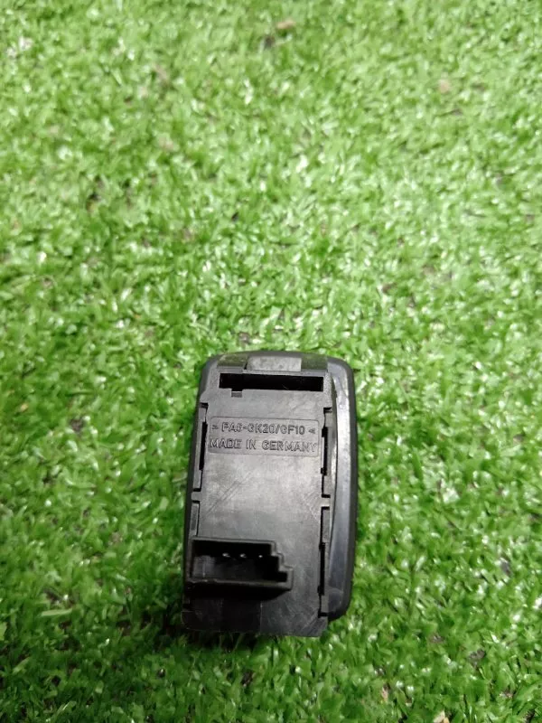 Кнопка стеклоподъемника