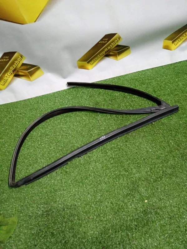 Уплотнитель стекла двери