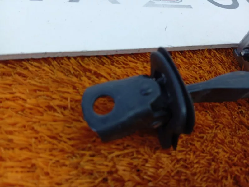 Ограничитель двери