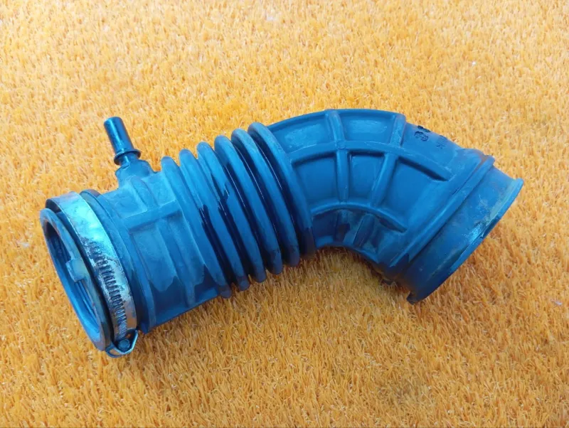 Патрубок интеркулера