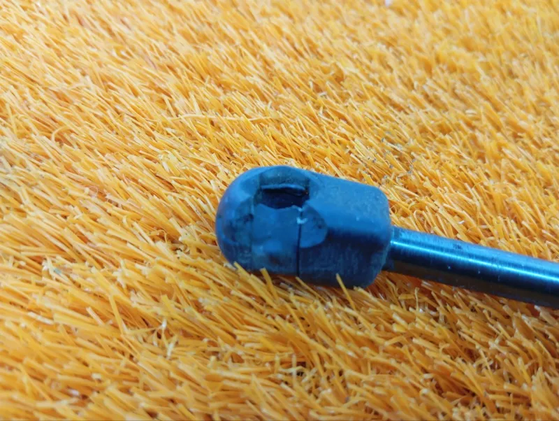 Амортизатор капота