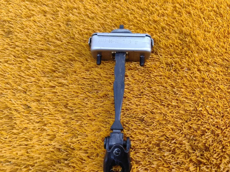 Ограничитель двери