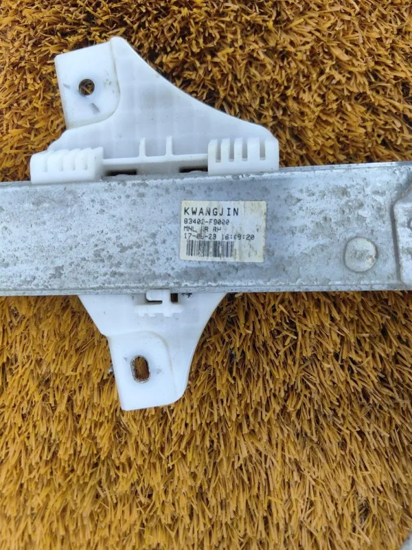 Стеклоподъемник