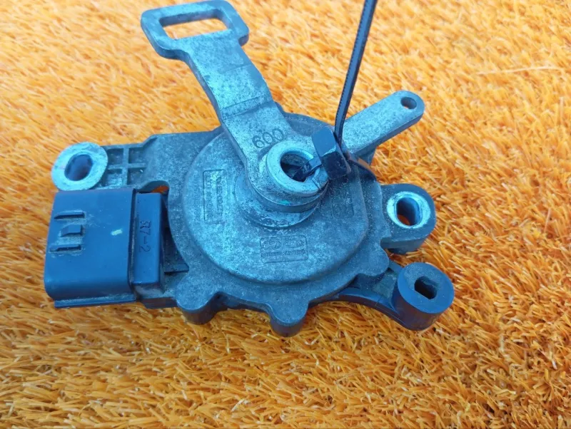 Датчик положения селектора АКПП (Ингибитор АКПП)