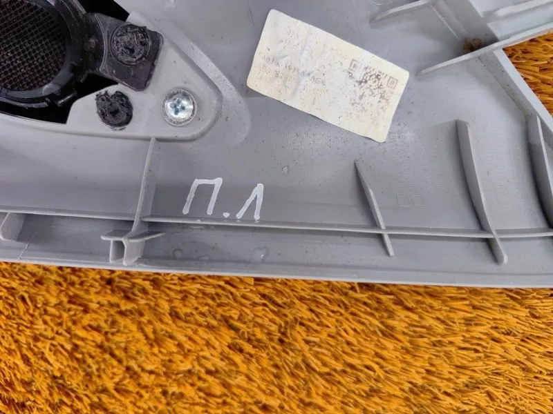 Накладка на стойку кузова