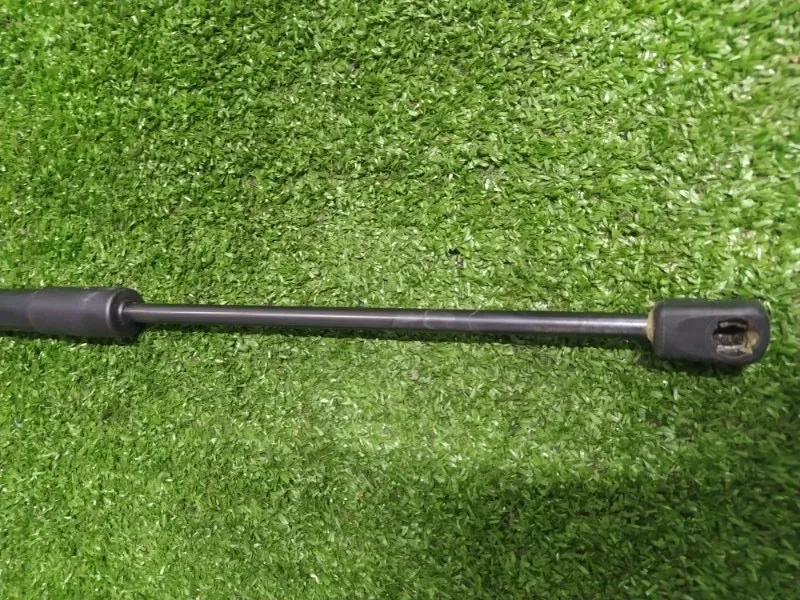 Амортизатор крышки багажника