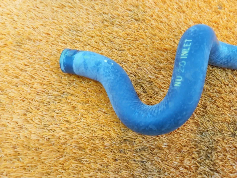 Патрубок системы охлаждения