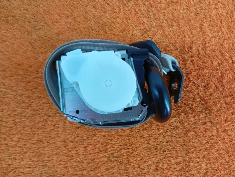 Ремень безопасности